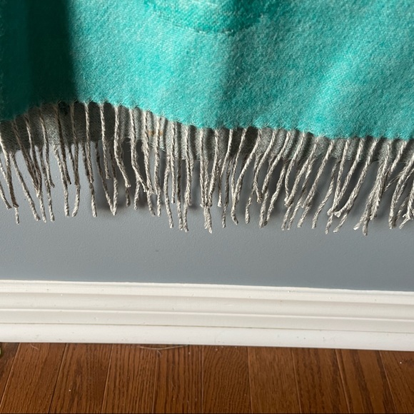 Cashmere-like scarf - Picture 2 of 5